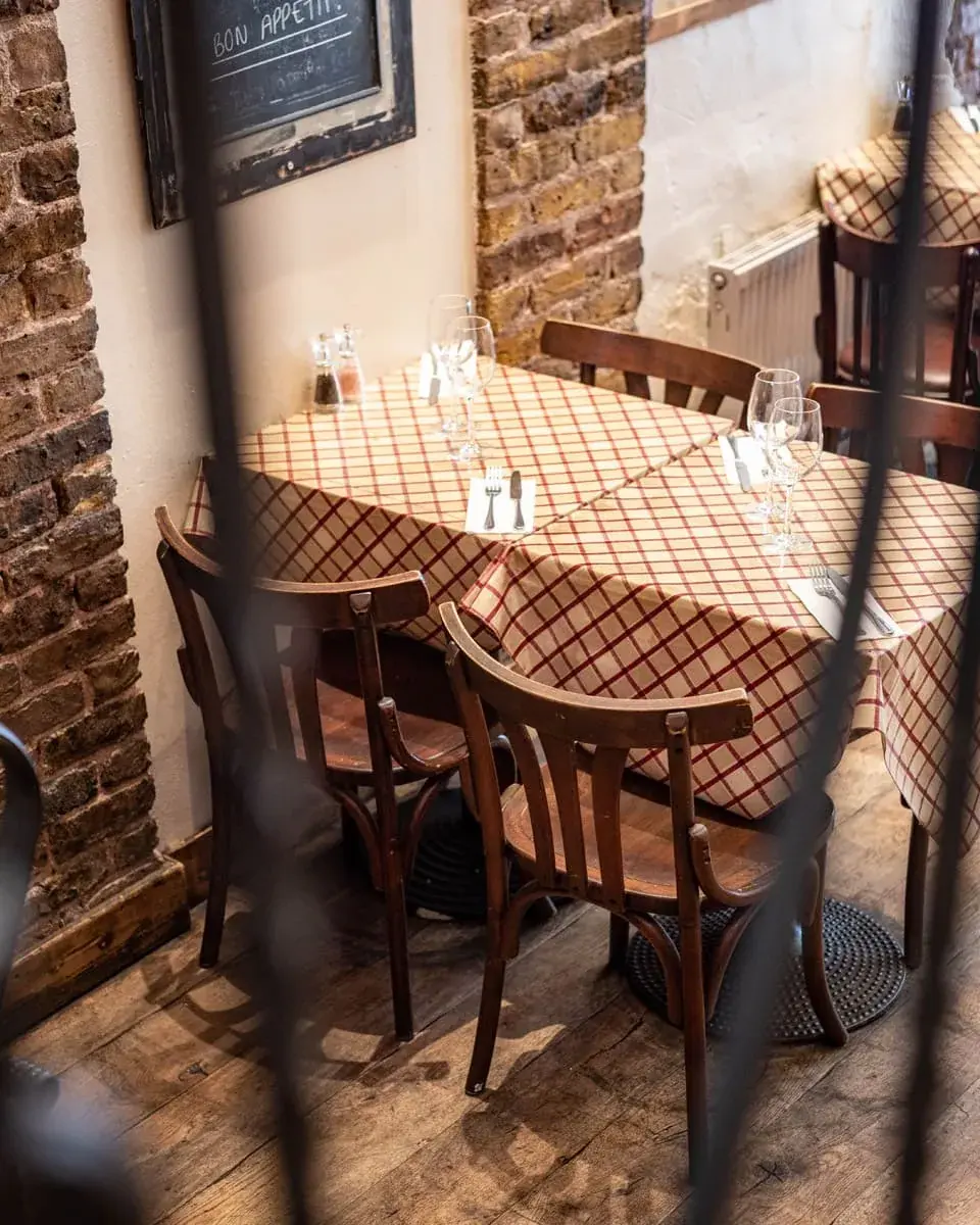 La Petite Auberge Islington, photo 1 of 3